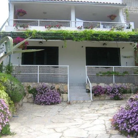 In With Sea View, Terrace, Air Conditioning, Wi-fi Apartment Murter