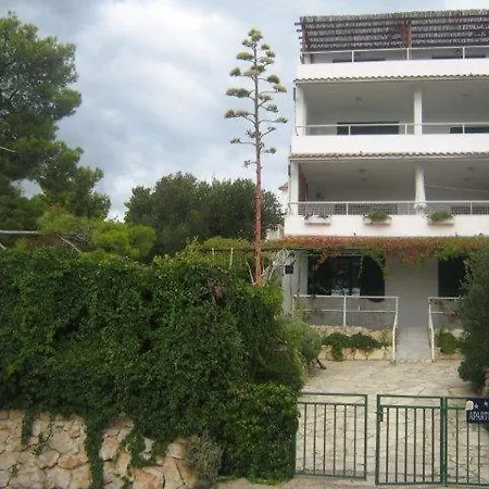 Apartment In With Sea View, Terrace, Air Conditioning, Wi-fi *