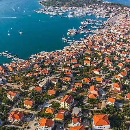 Apartment In With Sea View, Terrace, Air Conditioning, Wi-fi Murter