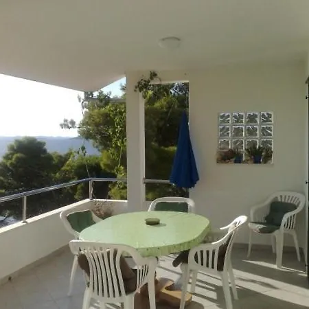 Apartment In With Sea View, Terrace, Air Conditioning, Wi-fi *